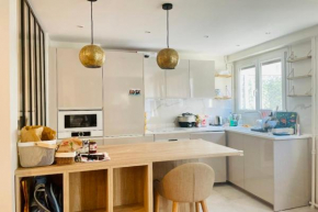 Nice 56m with BALCONY in the heart of Paris!